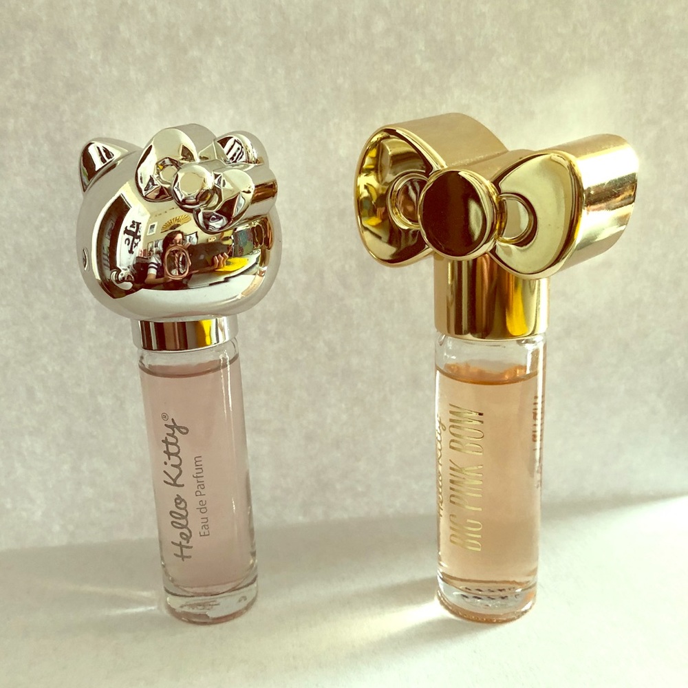 Hello Kitty and Big Pink Bow